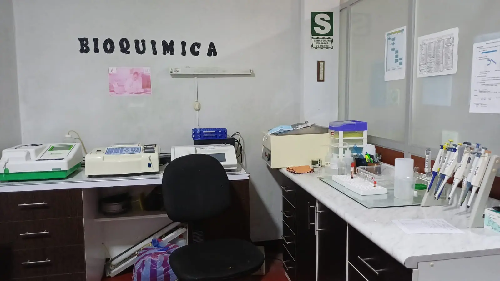 Área de Bioquímica - CEABYM